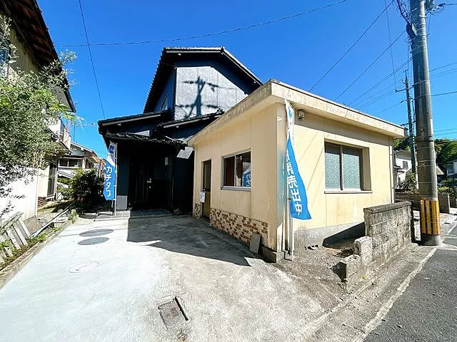 Used single-family home in Iwakuni City, Tsutsu