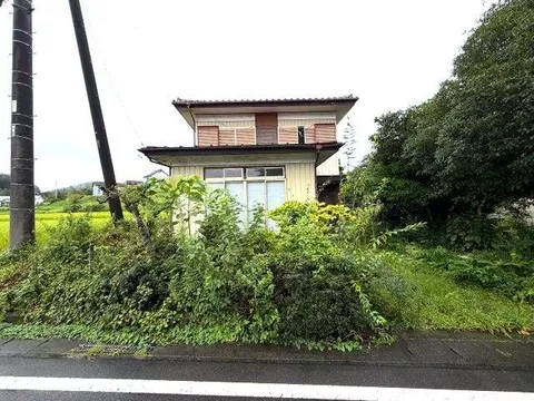 ◆Open kitchen◆Partially floored◆Separate bath and toilet◆Shutters◆Connected Japanese-style room