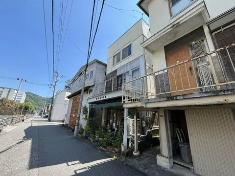 Kochi City, Hatanamachi 1-chome (Kochi Station) 3-story building 4DK