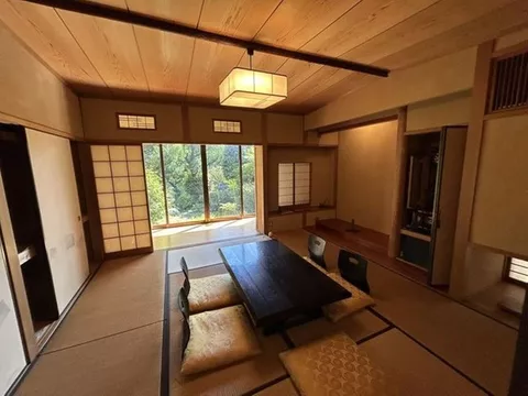 [House Do Oe] 3-minute walk from the station! Spacious single-story 2LDK + S used house.