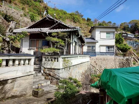 47 minutes by bus from "Kawayama" station on the Nishikigawa Railway Nishikigawa Seiryu Line, 16 minutes walk from Okaguchi stop.