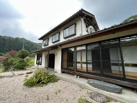 Unnan City, Kakeai-cho Kakeai (Kisuki Station) 2-story building 6SLDK