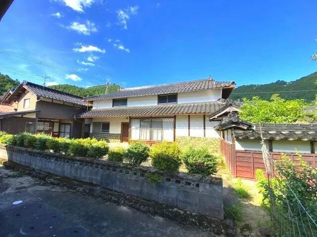 Tanba City, Aogaki Town, Nakazaji (Ishio Station) single-story building 8DK