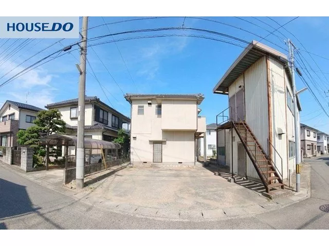 A 4LDK with good sunlight and ventilation♪ It has kitchens on both the first and second floors!