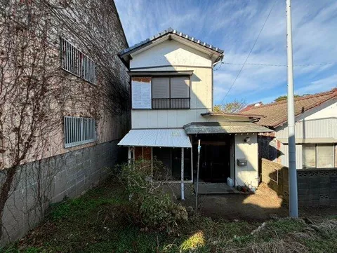 2-chome, Kawaguchi-cho, Choshi-city (Honchoshi Sta.) 2F 5DK

1,700,000 yen
