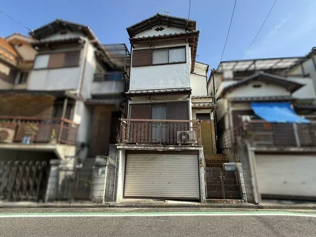 5DK three-story house in Fukasaka 5-chome, Naka Ward, Sakai City (Izumigaoka Station) - 3.8 million yen