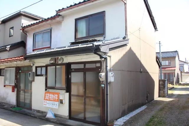 Takaoka City, Shimizu-cho 2-chome (Takaoka Station) 2-story building 4K
