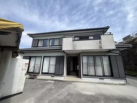 Used single-family home "suitable for two-family housing" Ichinomiya Nishimachi, Kochi City, used single-family home