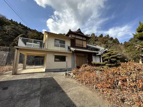 Oita-shi, Oita

2F 8DK 3,500,000 yen