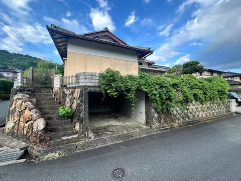 ■ Secret base-style attic × garage for 2 cars ■ Enjoy ideal life in spacious 5DK single-story house - Image 3