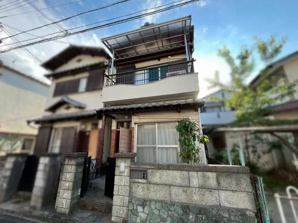 Koizumi Town, Yamato Koriyama City (Yamato Koizumi Station) 2-story building 5K