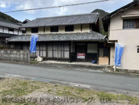 Oji, Sannan-cho, Tamba-shi, Tamba (Funamachiguchi station) Single-story building, 13SDK

Single-story building 13SDK 2.5 million yen