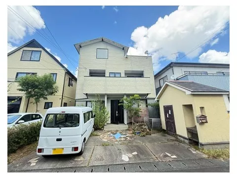 ■Rich surrounding environment■Spacious walk-in closet■3rd floor storage room■Parking for 2 cars possible■Two-sided balcony■