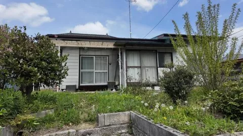 Haga-gun, Haga-machi, Oaza Shimotakanezawa (in front of Haga Town Industrial Park Management Center Station) Single-story building 3K