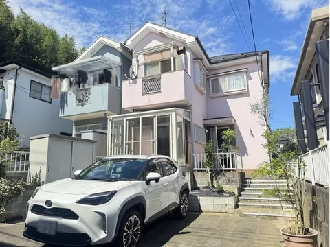 A spacious 3LDK with a sunroom where the sunlight and breeze are pleasant.