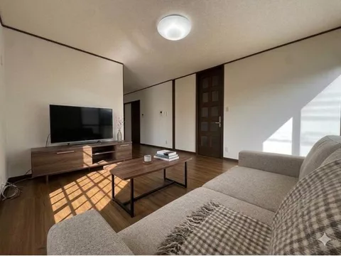 Viewings are always welcome! Please feel free to contact us! Moving support price!