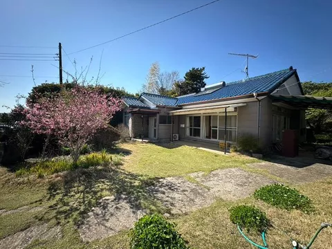 A countryside life wrapped in the tranquility of rural fields ♪ A single-story house with many Japanese-style rooms ♪ Customize it to your liking with DIY