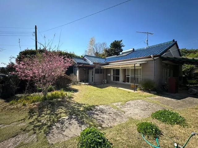 A countryside life wrapped in the tranquility of rural fields ♪ A single-story house with many Japanese-style rooms ♪ Customize it to your liking with DIY