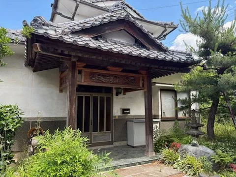 <A very spacious site of 174 tsubo◎> A 7LDK with many rooms!