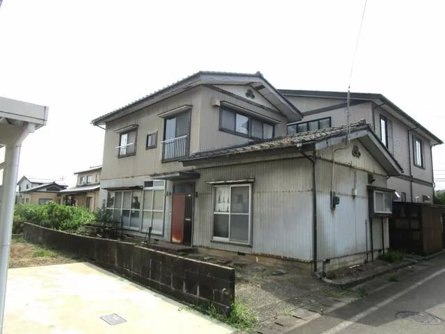 Kariwa District, Kariwa Village, Oaza Warimachi Shinden (Arahama Station) 2-story building 5DK