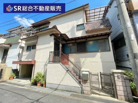 Higashiosaka City, Higashi Ishikiri 2-chome (Ishikiri Station) 3-story 3LDK