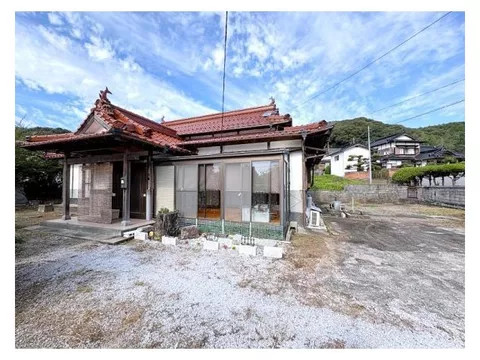 This is an 85-year-old traditional house! There is ample parking available for cars.