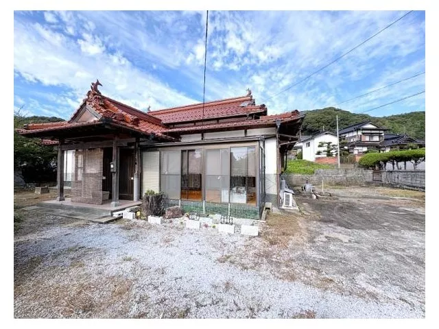 This is an 85-year-old traditional house! There is ample parking available for cars.