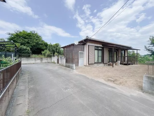 Currently for sale / 3DK easy-to-live-in single-story house! Surrounded by nature in a quiet residential area!