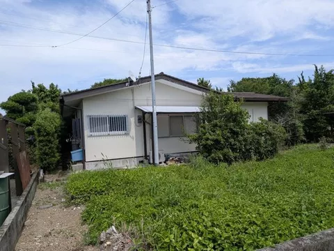 【Spacious land approximately 243 tsubo (804.95 square meters)】【Single-story × 4DK◎】