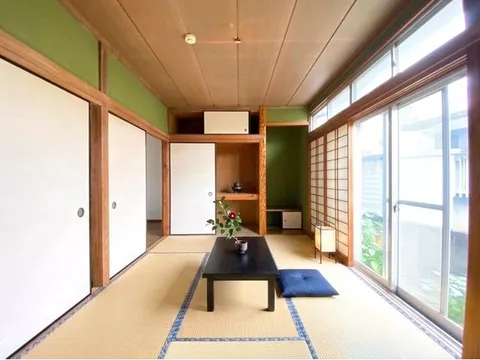 【CENTURY21】Flat 6 minutes to the station☆Southwest balcony☆All rooms over 6 tatami mats☆Japanese-style room