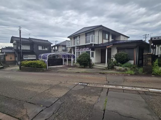 Kanazawa City, Yoshihara Town Yo (Morimoto Station) 2-story 8K