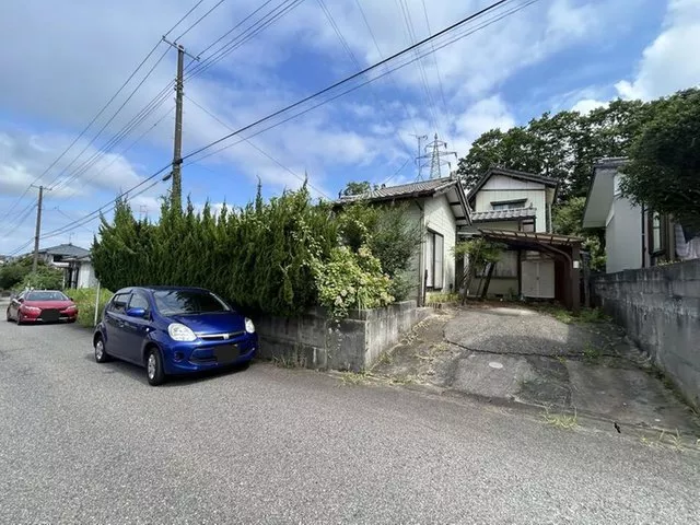 Open house event held. Current sale until October 19. This is a compact single-story house.