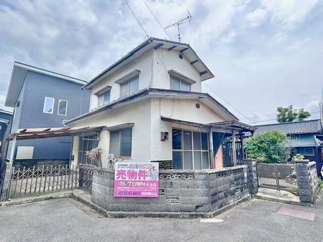 2-chome, Koshaoji-cho, Imabari-shi, Imabari (Imabari station) 2F 3DK

3.3 million yen