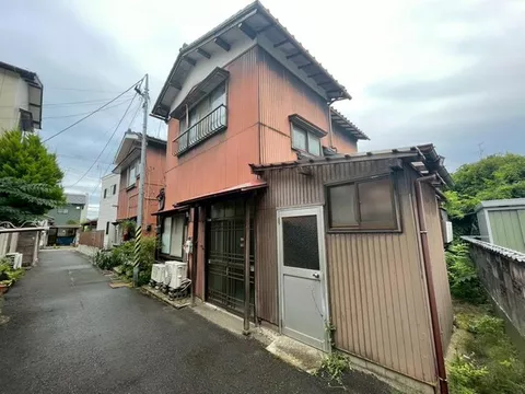 Compact but with many rooms, 4DK! Recommended for those who want to renovate to their liking.