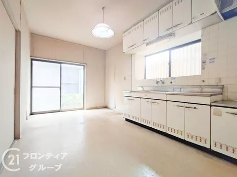 Reservations on the day are also welcome! Ample storage! ■ A 4DK property with each room over 6 tatami mats♪
