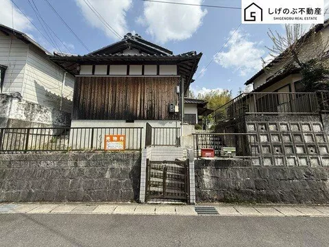 Fukagawa, Konan-cho, Koka-shi, Koka (Konan station) 2F 7LDK

2.5 million yen
