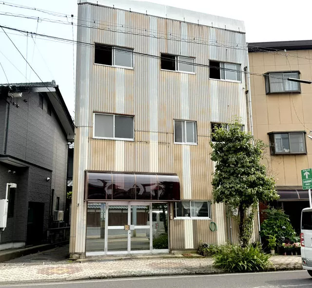 Echizen City, Wakamatsu Town (Takefu Station) 3-story 5K