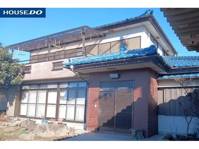 Partially shared two-family house! (Some interior renovations completed) 〇 Parking for 4 cars possible...