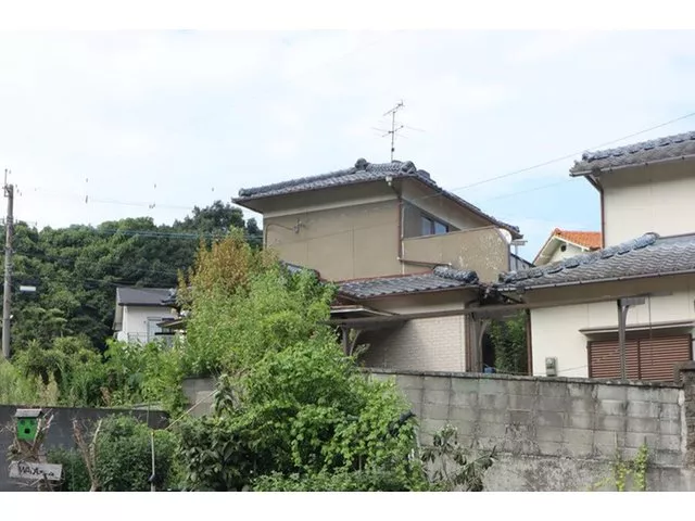 Used property in Yamanote Town, Beppu City! The surrounding environment is well-developed, making it convenient for living.