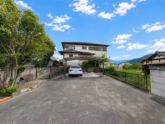 Used single-family home in Kofu City Nishidamachi, spacious used house with a lot area of 148 tsubo and a building area of 358.