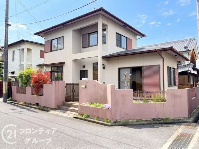 【Renovation (R8.3) + Immediate viewing available】 Corner lot ■ Good sunlight due to south-facing road