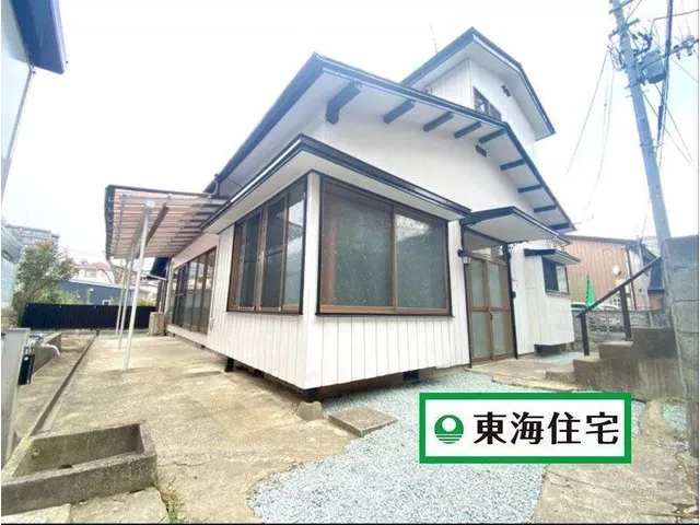 Renovated interior and exterior 5K * 8 minutes walk from the station * 6 minutes walk to elementary school and supermarket * Nearby parking available