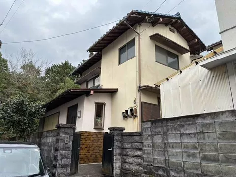 Yatsushiro, Yawatahama-shi (Yawatahama station) 2F 3DK

2,000,000 yen