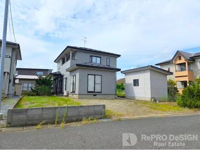 ■Parking for 4 cars! ■Convenience store 10 minutes on foot ☆ ■Spacious used house of 42 tsubo