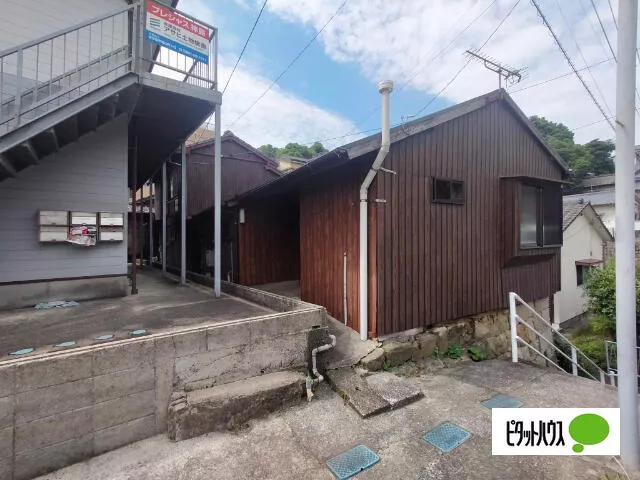 Sasebo City, Kamishima Town (Sasebo Chuo Station) Single-story building 3K