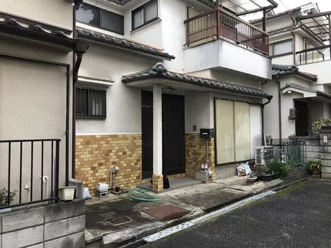 Yamatotakada-shi, Yamatotakada Oaza-Katsume (Ukiko station) 2F 4DK

3.4 million yen