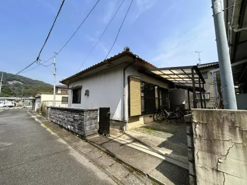 Ogi City, Ogi Town Hatada (Ogi Station) Single-story building 4DK