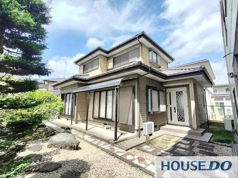 4 minutes on foot to the station! 2 minutes to the supermarket! Open year-round, so viewing now is okay♪