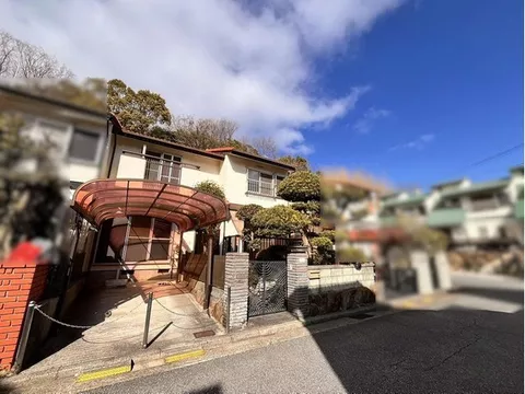 ◆ Renovated in March of Reiwa 8: 1st floor LD, Japanese room, and 3 rooms on the 2nd floor have new wall coverings