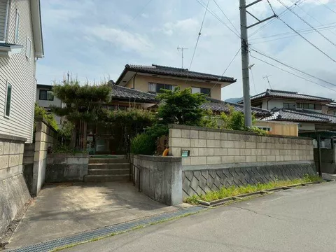 Suzaka City, Oaza Kamekura (Suzaka Station) 2-story building 6DK